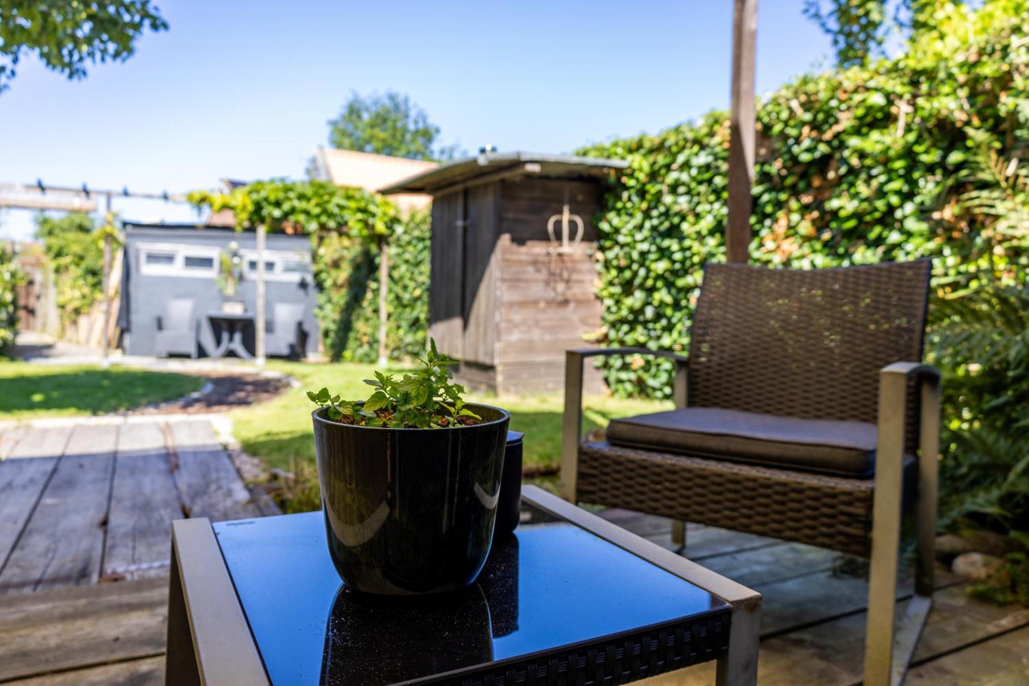 Bed & Breakfast 28 Appartement Met Prive Tuin Assen Exterior photo